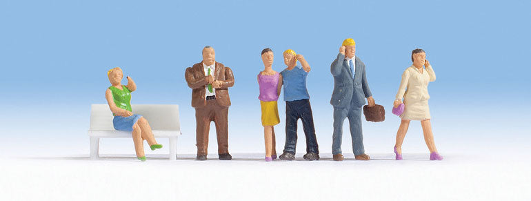 People w/Cell Phones -- pkg(6)