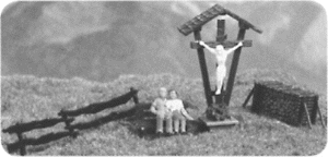 Memorial Set with Figures