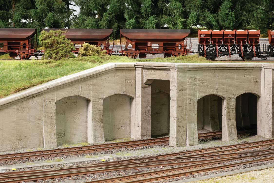 Single-Track Concrete Tunnel Portal -- 2-3/4 x 4"  7.1 x 10.1cm-2