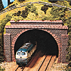 Tunnel entrance dbl track