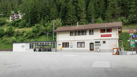 Bergun Train Station -- Laser-Cut Kit - 24-7/16 x 5 x 3-1/2"  62 x 12.6 x 9cm