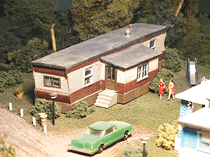 Trailer/Mobile Home (Unpainted Resin Kit) -- With Tip-Out (Enclosed Entry) 7-7/8 x 1-1/2" Tip-Out 3-1/8 x 1"