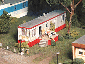 Trailer/Mobile Home (Unpainted Resin Kit) -- Style #2 w/Porch 7-1/2 x 1-1/4"  18.7 x 3.1cm