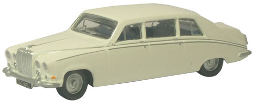 Daimler DS420 Sedan - Assembled -- Old English White