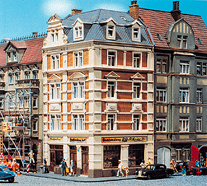 Corner Town House -- Four-Story  4-5/8 x 3-27/32 x 8-13/16"  11.6 x 9.6 x 22cm