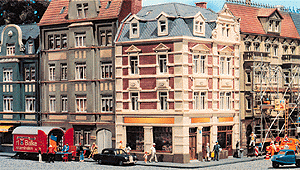 Corner Town House -- Three-Story 4-5/8 x 3-27/32 x 7-13/64"  11.6 x 9.6 x 18cm