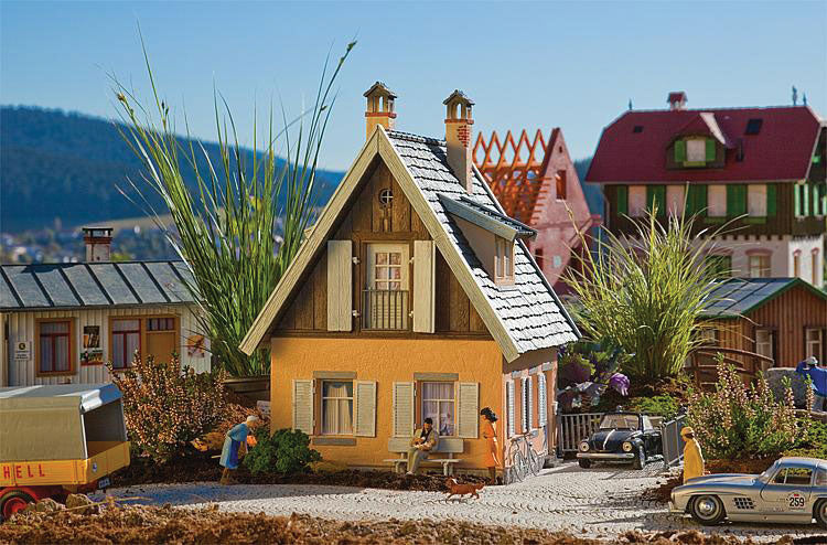 Detached House w/Stone Foundation & Dormer - Kit (Plastic) -- 12-13/16 x 11-3/16 x 15-7/8"  32.6 x 28.5 x 40.5cm