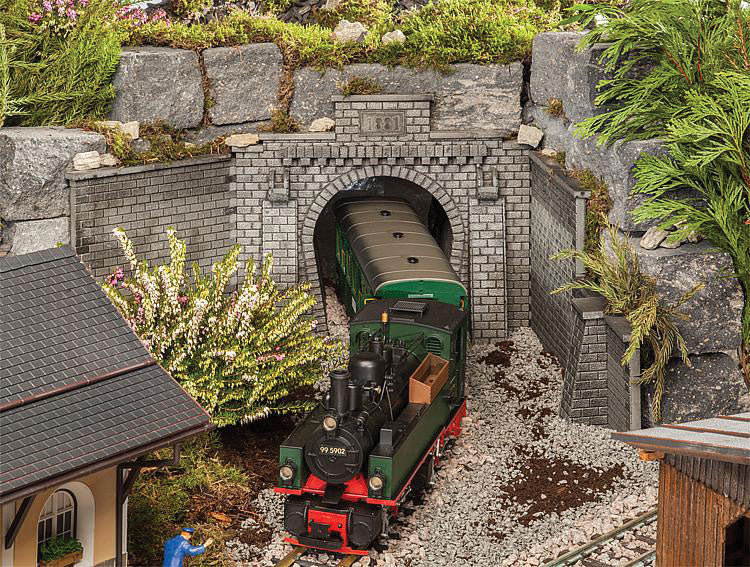 Stone Tunnel Portal -- Weathered Kit - 15-3/4 x 15-3/4 x 13"  40 x 40 x 33cm