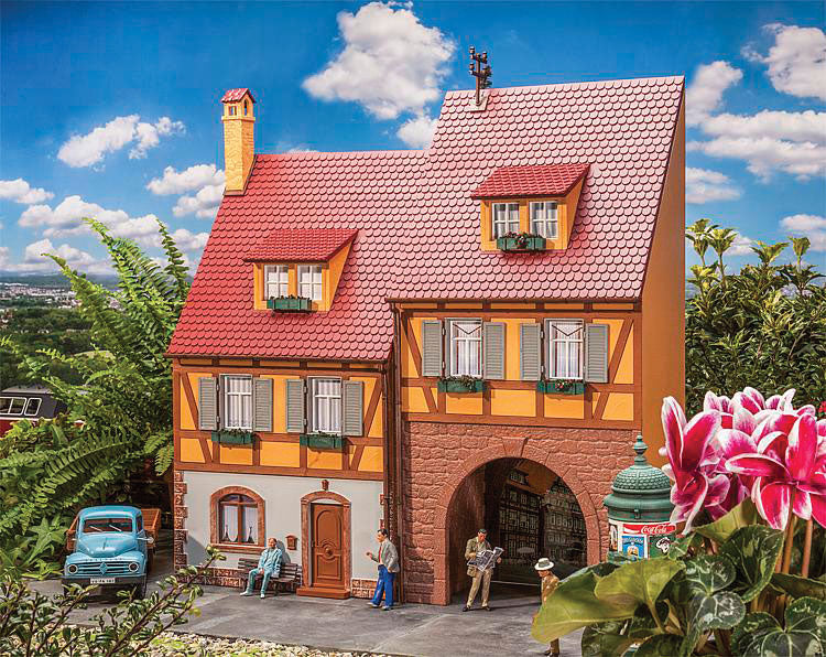 Schwabentor Background/Relief Building -- Kit - 52 x 15 x 55.5cm