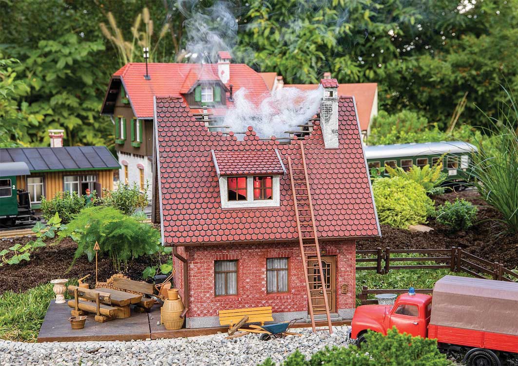 Burning Clinker Brick House -- Kit - 13-3/16 x 11-5/8 x 13-3/4"  33.5 x 29.5 x 35cm