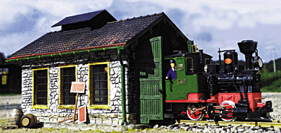 Loco Shed -- 17-15/16 x 11 x 11-5/16"  44 x 28 x 30cm