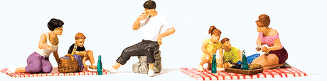Picnic Figures w/Accessories -- pkg(6)
