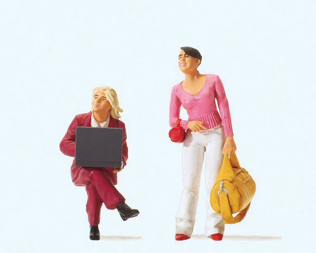 Pedestrians 1/22.5 Scale -- Two Girls