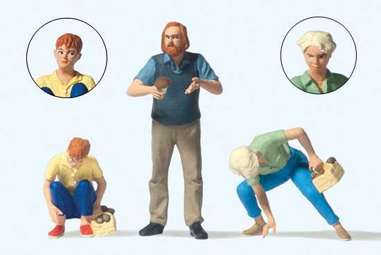Mushroom Pickers -- 3 Figures