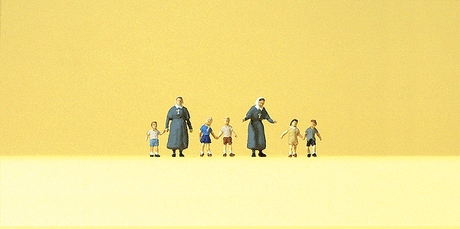 Pedestrians -- Protestant Sisters w/Children pkg(7)