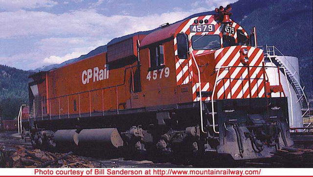 Montreal Locomotive Works M630 - LokSound & DCC - Executive Line -- Canadian Pacific #4556 (Action Red; 5" Stripe, Large Multimark, No Exp. Tan