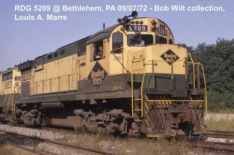 Alco C424 Low Nose - Standard DC -- Reading #5209 (yellow, green, black)
