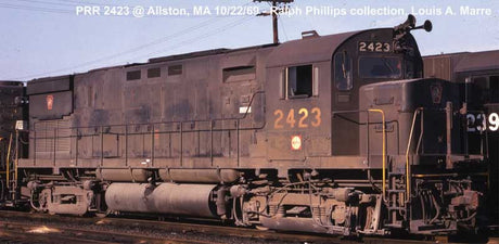 Alco C425 Low Nose - LokSound V5 Sound and DCC -- Pennsylvania Railroad #2427 (Brunswick Green, small Keystone logo)