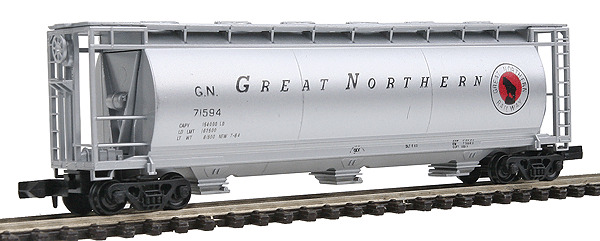 3-Bay Cylindrical Covered Hopper -- Great Northern