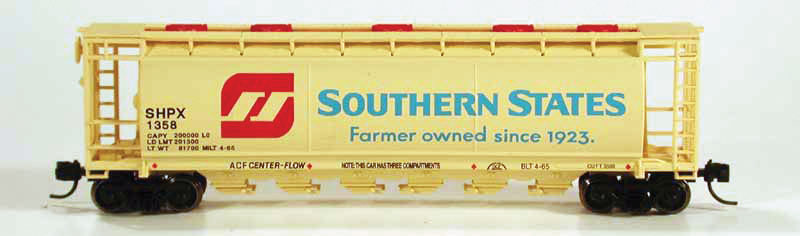 6-Bay Cylindrical Covered Hopper - Ready to Run - Executive Line -- Southern States #1352 (gray, red, blue)