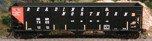 100-Ton 3-Bay Hopper  - Ready to Run - Executive Line -- Reading, Blue Mountain & Northern #7424 (black,  red, Billboard Lettering)