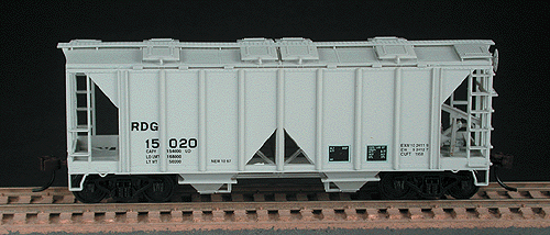 70-Ton 2-Bay Open-Side Covered Hopper - Kit -- Reading