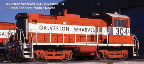 EMD SW1001 - Sound and DCC -- Galveston Wharves #305 (red, white)
