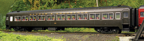 PS Osgood-Bradley 10-Window Coach, Interior Detail & Lighting -- Bangor & Aroostook #150 (Pullman Green)