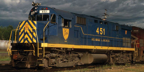 Alco C424m - Standard DC -- Delaware & Hudson #453 (blue, yellow)