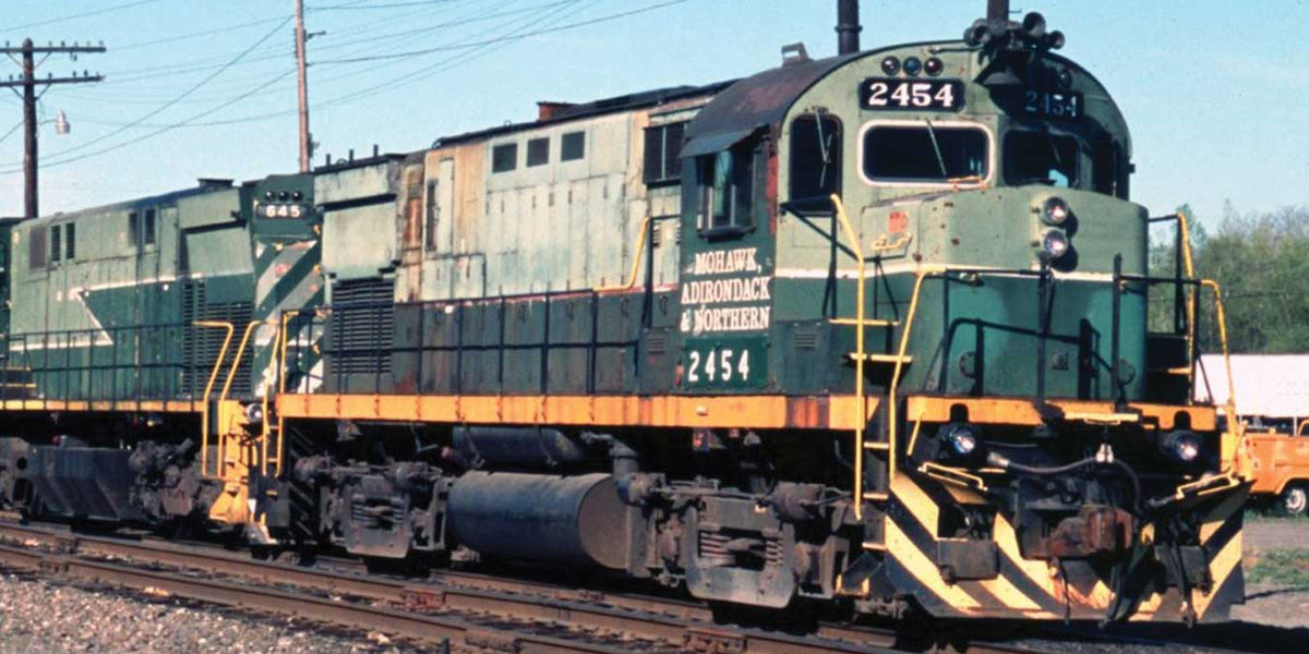 Alco C425 Low Nose - ESU LokSound and DCC -- Mohawk, Adirondack & Northern #2453 (Ex-BCOL, Two-Tone Green, yellow)