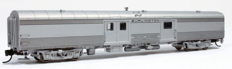 73' Smooth Side Baggage-Express w/41-BN0-11 - Ready to Run Panorama Line -- Chicago, Burlington & Quincy No #(silver, Shadowline Striping, Standard Ends