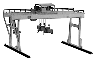 Container crane with letter set