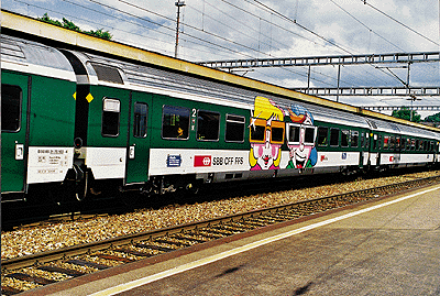 2nd Class Intercity Coach Era V -- SBB w/Boy & Girl Face (green, white)