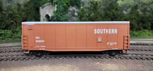 Radio Car - Decorated 3D Resin Kit -- Southern Railway #905937 (Boxcar Red, Small Lettering)