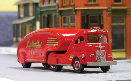 1947 Streamlined Beer Truck - Resin Kit -- With Labatt's Decals-1