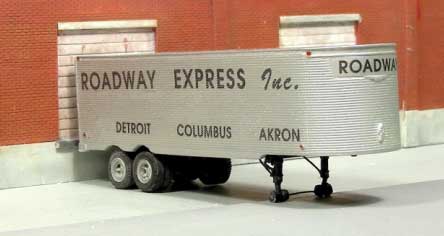 1951-1955 Fruehauf 32' Stainless Steel East Coast Dry Van Trailer - Resin Kit -- Unpainted with Roadway Express Decals
