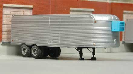 1940-1951 Fruehauf 32' Stainless East Coast Double-Axle Reefer Trailer -- Unpainted Resin Kit