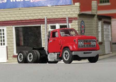 1966-1977 GMC 9500 Tandem-Axle Tractor w/Low Cab & Long Hood - Resin Kit -- Undecorated