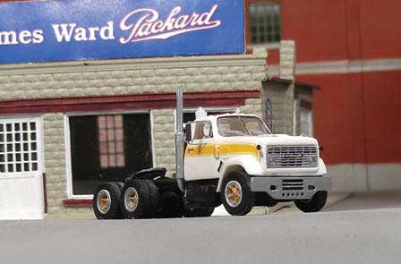 1971-1977 Chevrolet C-90 Tandem-Axle Tractor w/High Cab & Long Hood - Resin Ki -- Undecorated