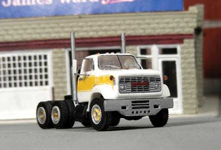 1971-1977 GMC 9500 Tandem-Axle Tractor w/High Cab & Short Hood - Resin Kit -- Undecorated