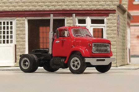 1966-1977 Chevrolet Single-Axle Tractor w/Low-Mount Cab & Short Hood - Resin K -- Undecorated