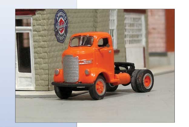 1940-1947 Dodge Cab-Over-Engine (COE) Tractor Only Short Chassis - Kit -- Undecorated Resin Kit