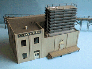 Union Ice Company -- Kit - Building: 6-3/4 x 8"   17.2 x 20.5cm Platform: 1-1/2 x 16"  4 x 40.5