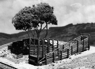 Rollaway cattle load ramp