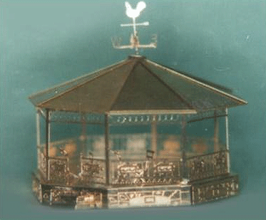 Shire Scenes Scenery Detail - Kit (Etched Metal) -- Gazebo/Band Stand w/Stands & Chairs