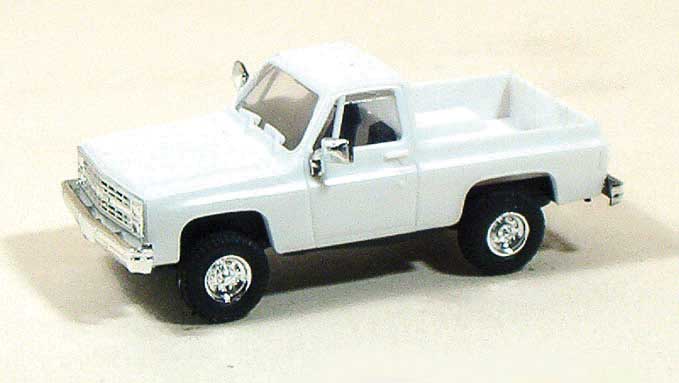 Trucks Chevrolet -- 4-Wheel Drive Pick-Up (white)-2