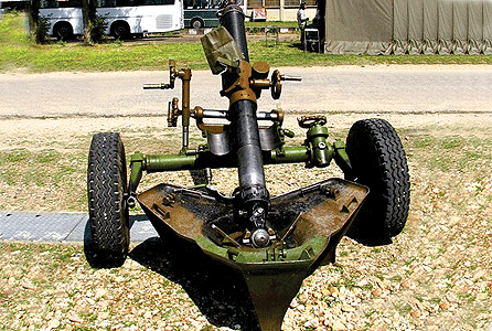 Military Accessories -- Hotchkiss-Brandt MO-120-RT-61 Rifled Heavy Mortar
