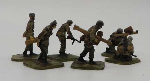 German Pz Abwehr Trupp - Defense Squad Figures -- Unpainted