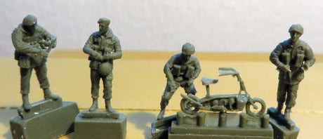 British Paratroopers Platoon HQ -- Four Soldiers, Scooter (unpainted)