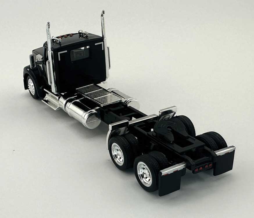 Kenworth 990 2-Axle Day-Cab Semi Tractor - Assembled -- Black-2
